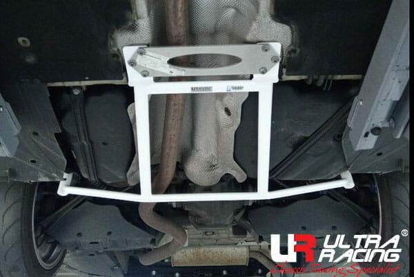 Ultra Racing BMW 3 Series (F30) Rear Lower Brace URRL4-3403