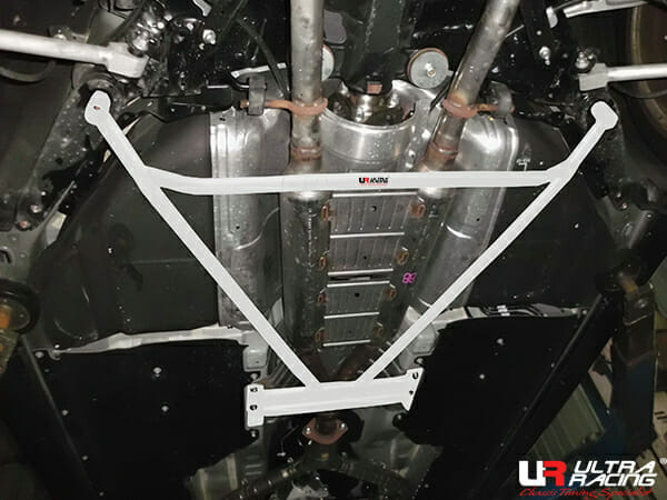 Ultra Racing Infiniti Q70 (Y51) 2.5/3.5 V6 2WD 13+ UltraRacing 4-Point Rear Lower Bar (3453) UR-RL4-3453