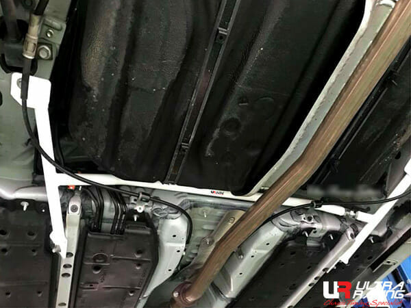 Ultra Racing Lexus ES 250 (XV60) 2.5 V6 2WD 12-18 UltraRacing 4-Point Rear Lower Bar (3466A) UR-RL4-3466A