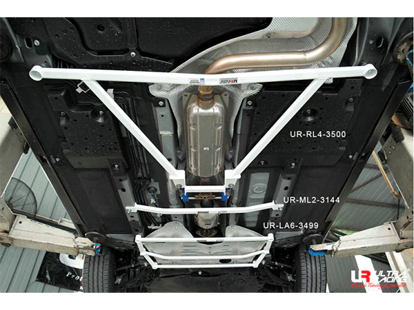 Ultra Racing Mazda CX-3 (DK) 1.5D/2.0 2WD 16+ UltraRacing 4-Point Rear Lower Bar (3500) UR-RL4-3500