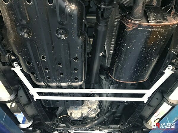Ultra Racing Toyota Fj Cruiser (XJ10/GSJ10) 4.0 V6 4WD 10-17 UltraRacing 4-Point Rear Lower Bar (3633) UR-RL4-3633