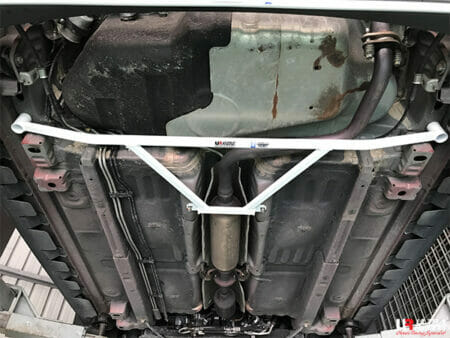 Ultra Racing Great Wall Haval H1/M4 1.5 2WD 12-14 UltraRacing 4-Point Rear Lower Bar (3755) UR-RL4-3755