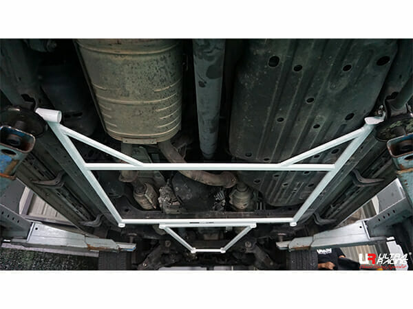 Ultra Racing Toyota Landcruiser Rear Lower Brace URRL4-3807