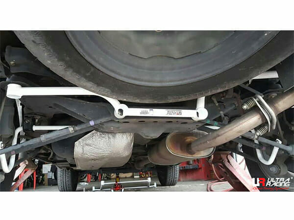 Ultra Racing Toyota Harrier (XU30) 2.4 2WD 04-09 LHD/RHD UltraRacing 4-Point Rear Lower Bar (747) UR-RL4-747