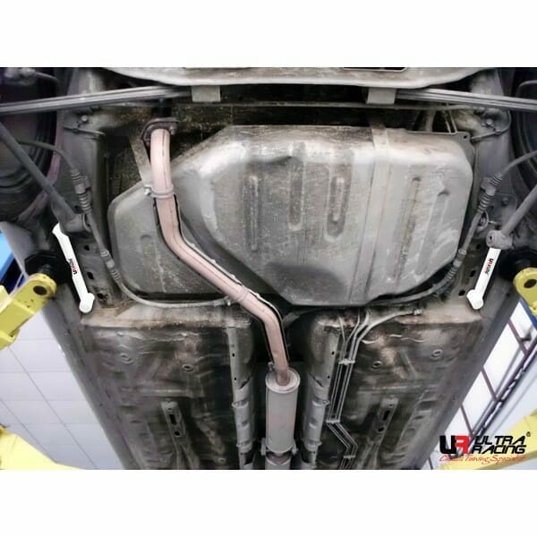Ultra Racing Buick Excelle 1.8 2WD 03-16 UltraRacing 4-Point Rear Lower Bar (1438P) UR-RS4-1438P