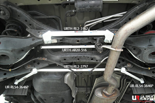 Ultra Racing Nissan Elgrand (E52) 3.5 V6 2WD 10+ UltraRacing 4-Point Rear Lower Bar (3646P) UR-RS4-3646P