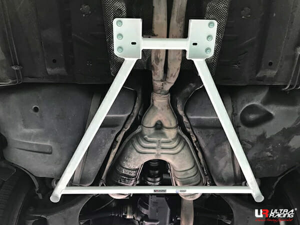 Ultra Racing BMW 5 Series (E39) Rear Lower Brace URKR-RL4-3064