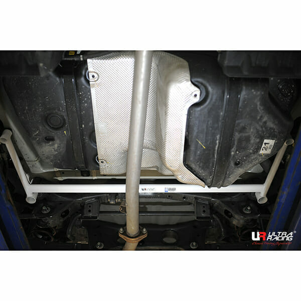 Ultra Racing Hyundai Tucson (TL) 1.7D/2.0D 2WD 16-21 UltraRacing 4-Point Rear Lower Bar (3238) URKR-RL4-3238