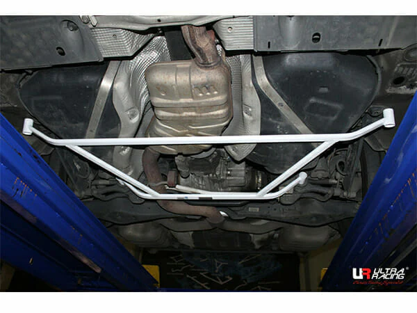 Ultra Racing Volkswagen Passat Cc R36 3.6 4WD 08-17 UltraRacing 4-Point Rear Lower Bar (3249) URKR-RL4-3249
