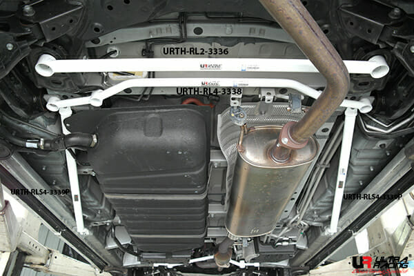 Ultra Racing Toyota Alphard AH30 Ultra Racing Rear Lower Braces 3339P URTH-RS4-3339P