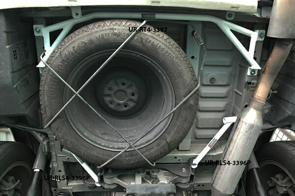 Ultra Racing Toyota Alphard/Vellfre (AH20) 2.4/3.5 4WD 08-15 UltraRacing 7-Point Rear Torsion Bar (3397) UR-RT4-3397