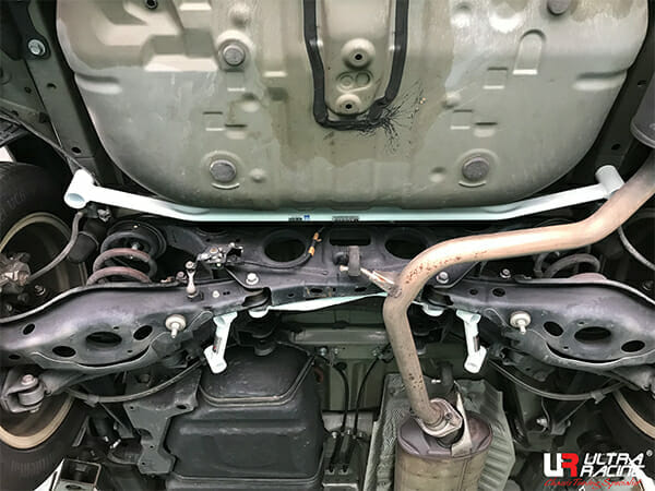 Ultra Racing Toyota Harrier (XU60) 2.0T/2.5 4WD 13+ UltraRacing 6-Point Rear Lower Bar (3349P) URTH-RS6-3349P