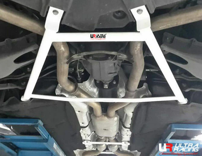 Ultra Racing Mercedes S212 E250 2.5 10-16/X218 CLS 350 3.5 12-18 2WD UltraRacing 6-Point Rear Lower Bar (2936) URTW-RL6-2936